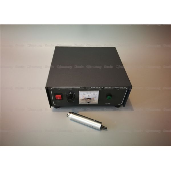 la implantación ultrasónica de la tecnología de 100W 60Khz de los alambres de metal soldó a una hoja plástica