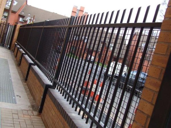Premier Wholesale Steel Fence Supplier, Hot Dip Galvanized Iron Fencing Design