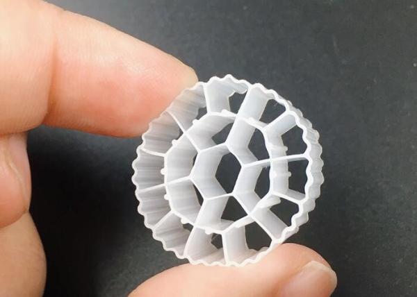 Meios 25*12mm 600m2/M3 do tratamento da água do Hdpe K3 Biocell MBBR grande área de superfície