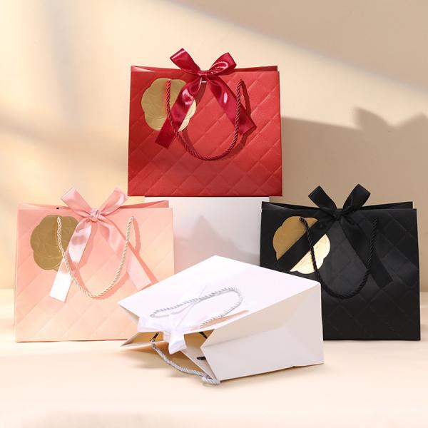Sacs cadeaux en relief en feuille d'or, sacs de shopping, cadeaux de vêtements, personnalisation