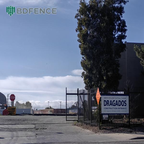Minimalist Design Tubular Steel Fence Contemporary