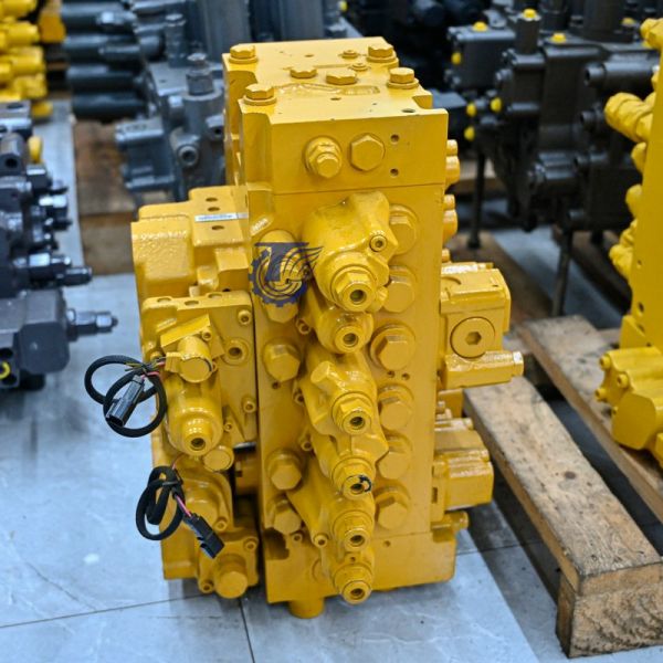 Durable Komatsu Control Valve PC200-8 723-46-23101 723-46-23103