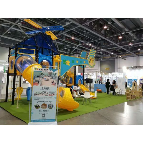 Fun Outdoor Playhouse With Slide And Swing , Kids Outdoor Climbing Equipment Frames