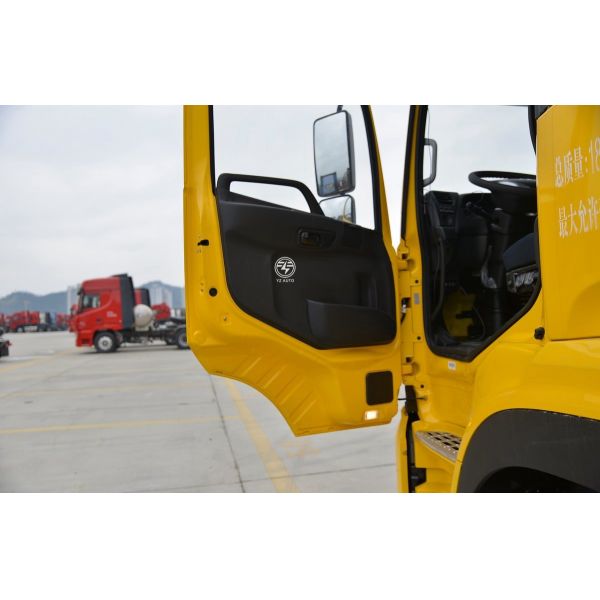 Venta de maquinaria agrícola 4X2 Granja Tractor Remolque camión con neumáticos 295/80R22.5 18PR