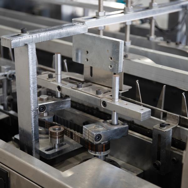 Produção 65 caixas/min Máquina de embalagem de papel de alumínio em rolos com embalagem de cartão fácil