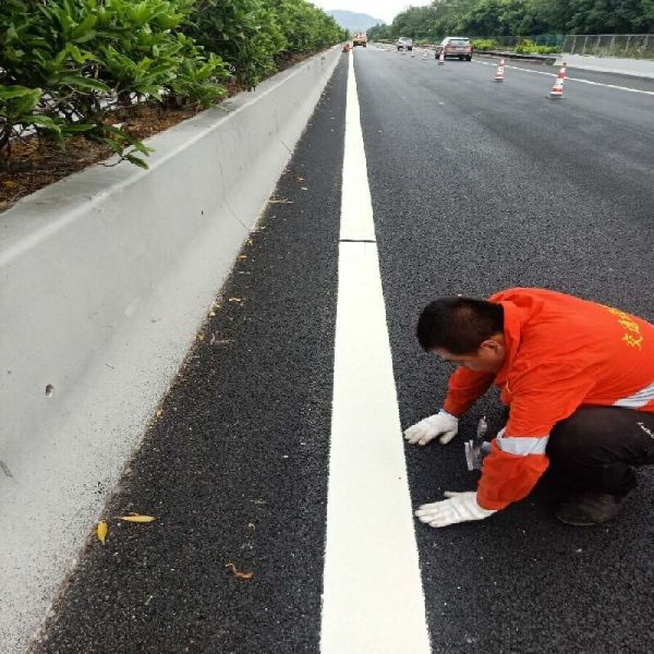 Enhanced Reflection in Thermoplastic Road Marking Paint with 30% Premixed Glass Beads