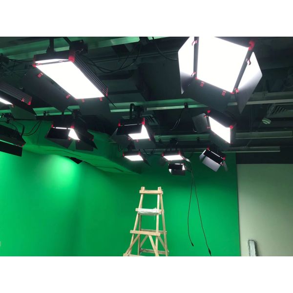 Aluminum Alloy Acrylic Covering LED840 DMX512 Portable Light for Photographic Shooting