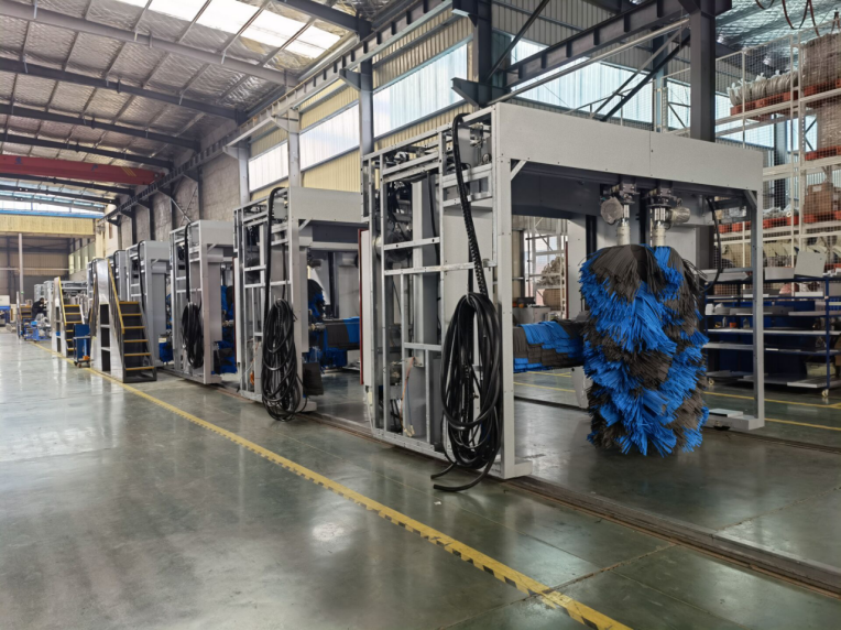 5 Brushes Automatic Car Washing Machine Reciprocating Car Washing Machine Automated Car Wash Equipment  High Pressure Car Wash Machine