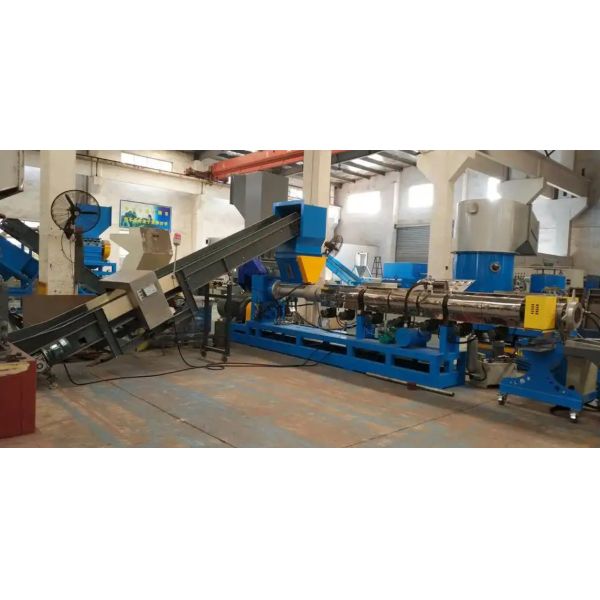 Ligne de machines de recyclage de déchets de bouteilles en plastique PET