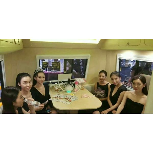 Трейлер каравана туриста дизайна Америки просторный с окном 3 взглядов со стороны