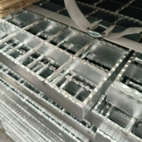 Grades de aço pesado: construídas para durar e suportar cargas pesadas