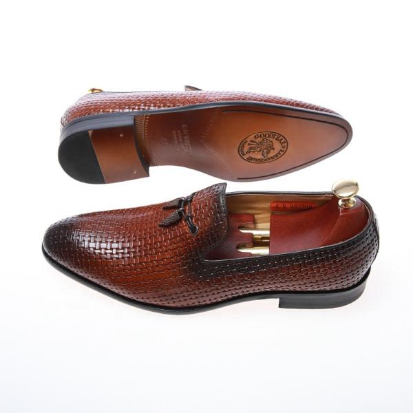 British Style 3D Embosses Mens Leather Dress Shoes brown Pointed Toe