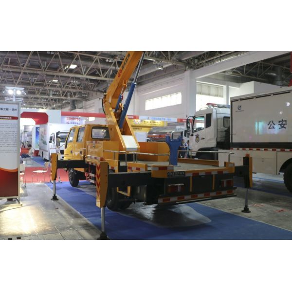 18m 20m 21m 23m 24m 25m 29m 32m 38m 45m 50m 55m Voiture de travail aérien