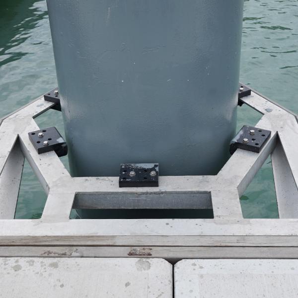 O revestimento de pintura empilha o guia de pilha de aço inoxidável do tampão de pilha de Marine Grade Aluminum Alloy 6061 da doca de flutuação