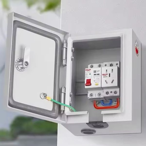 IP55 Waterproof Distribution Box with 220V/380V Nominal Voltage and Anti-Theft Certified Lock for Industrial Applications