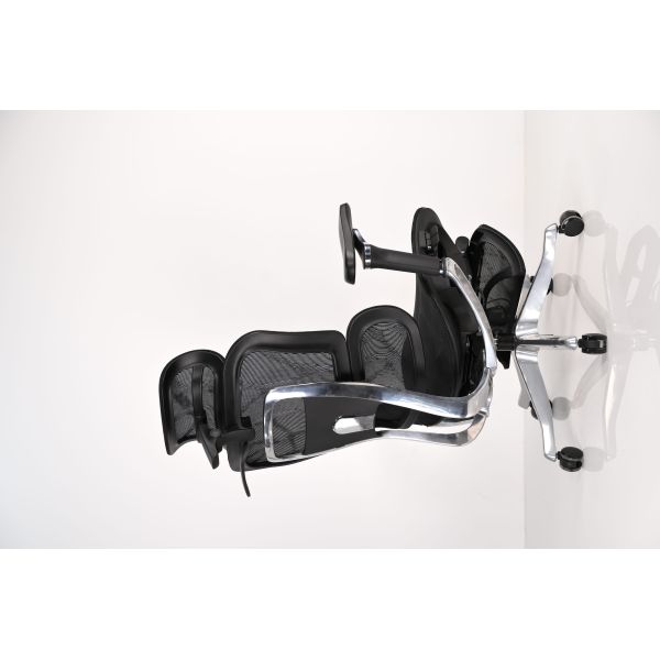 Boss Mesh Ergonomic Office Chair With Footrest 4D Adjustable Armrest