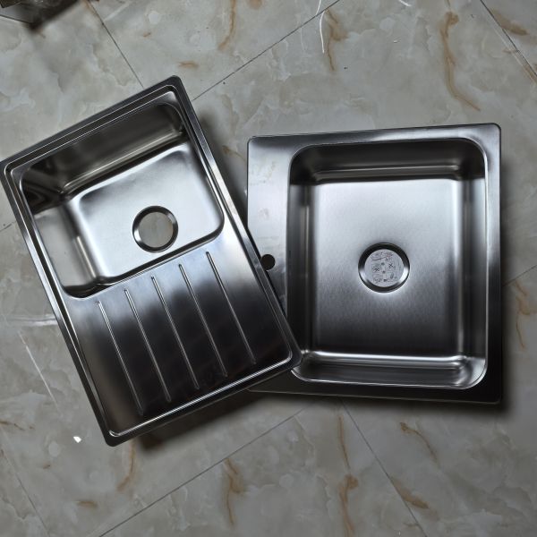 Évier en acier inoxydable brossé à la glace Nano Gun Gris Évier en acier inoxydable 304 Évier en acier inoxydable installé sous scène