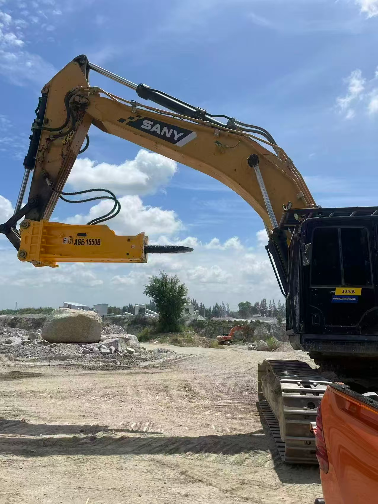 SB121 Excavator Hydraulic Breakers 155mm Concrete Breaker For Excavator 28 - 35 Tons