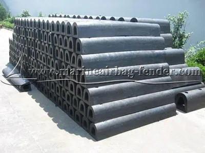 Heavy Duty Hot Galvanizing Chain Ship Docking D Type Fender Bolted Installation