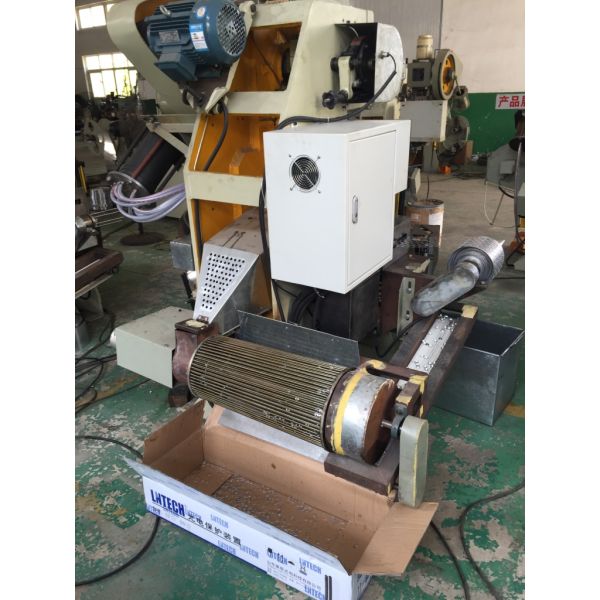 Машины прессы крышки бутылки медицины емкости 16 тонн линия катушки механической пробивая питаясь