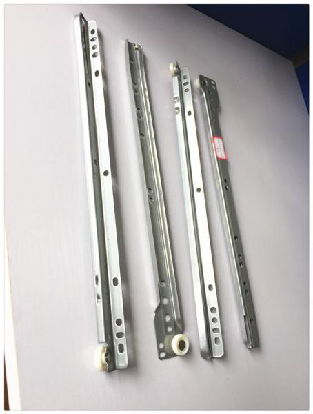 Espessura dos corredores 0.9mm-1.2mm da gaveta do rolamento de esferas da roda do Abs após a pintura