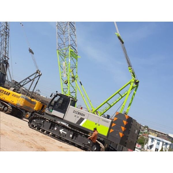 85 Ton ZCC850 Hydraulic Crawler Crane in Construction Lifting Hoisting Machinery