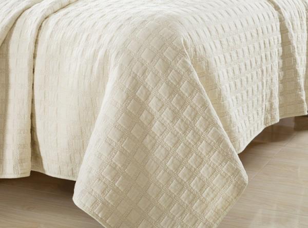 Square Embroidered Solid Dune Quilt Set , 100% Cotton 3Pcs White Quilt Set