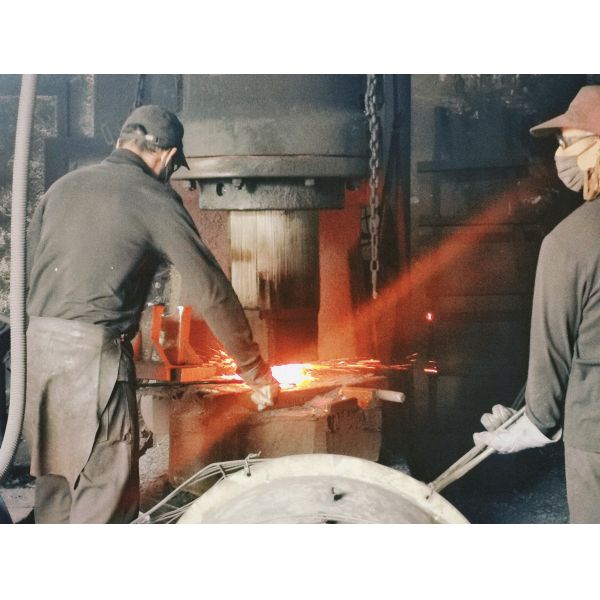 BS4504 Carbon Steel Threaded Flanges Raised Face ASTM A105 2 Inch Threaded Pipe Flange PN 40 for Oil and Gas Industry