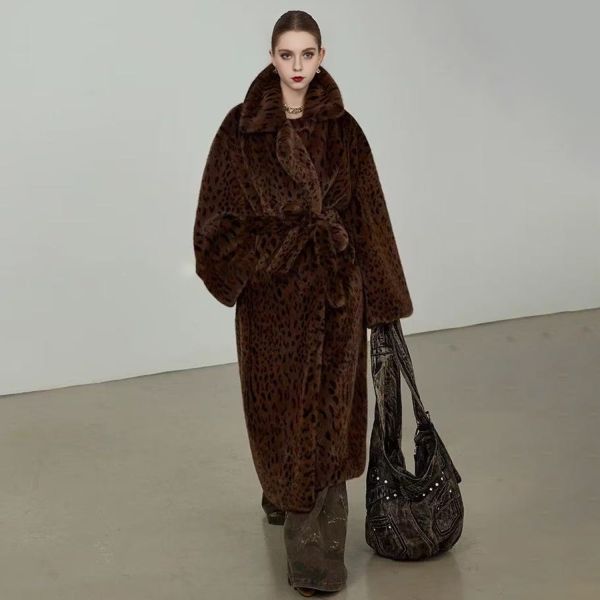 Customizable Colors High Abrasion Resistance Insulated Warmth Faux Fur Coat for Winter Fashion