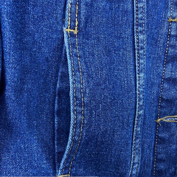 Кнопка изготовления куртки джинсовой ткани вниз с одежды джинсовой ткани OEM куртки помыла голубой хлопок