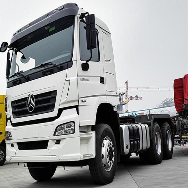 Shacman Tractor Truck F3000 with 351hp-460hp Horse Power and 315 / 80R22.5 Tires