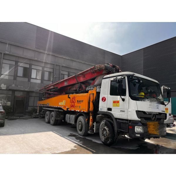 2013 56m Sy Béton Pompes de gonflement Équipement lourd Service après-vente Type de cylindre Structure