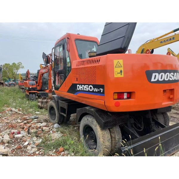 90 New Wheeled Excavator Second Hand DOOSAN DH150W-7 Used 4 Wheeled Digger