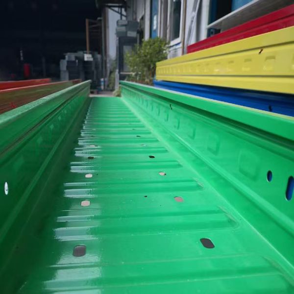 Cable de apoyo interior o exterior bandeja con molde de cable extrudido