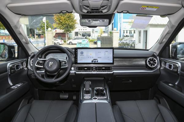 SUV médio Great Wall Tank 400 Carro híbrido com distância entre eixos de 2850 mm e depósito de porta giratória