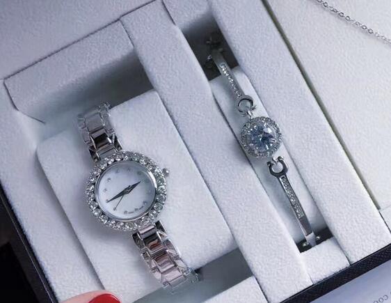 Elegant and Generous Quartz OEM watch Wrist Watch with a big diamon of bracelet Ladies' fashion watch
