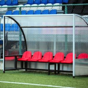 Substitua o assento exterior do estádio para a escola do estádio do clube do futebol