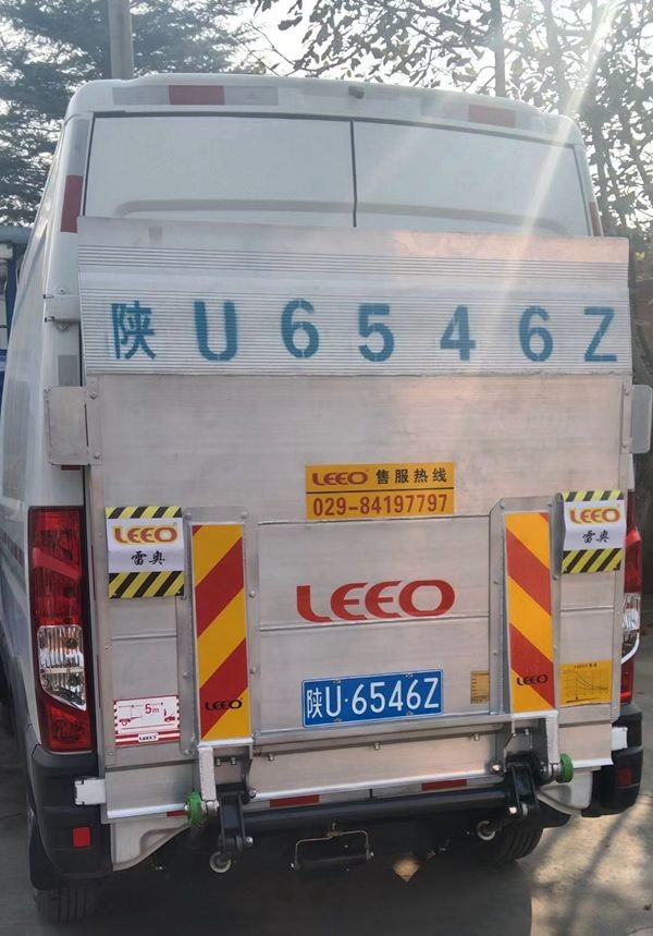 Tailgate 700Kg легкой тележки DC12V Van Кабеля Поднимать Qingling электрический