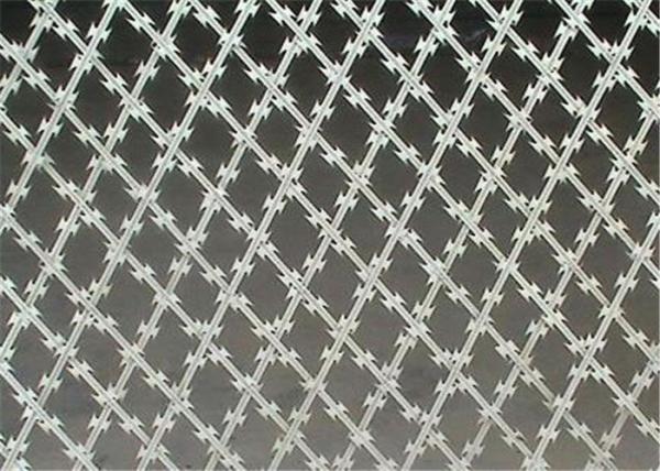 Diâmetro de fio soldado galvanizado 2.5mm da rede de arame 7.5x15cm da lâmina do mergulho quente