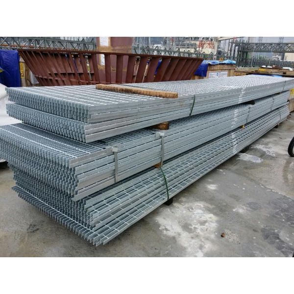 Outdoor Metal Drain Cover Q235 Grating Serrated Galvanized