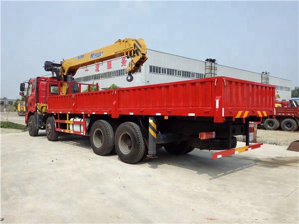 4 Axles 8x4 Truck Mounted Crane , 12 Ton Hydraulic Truck Crane