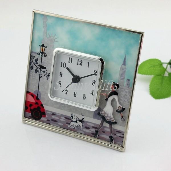 Shinny Gifts Fashion Simple Design On/Off On top Desk Clock Home Decorative