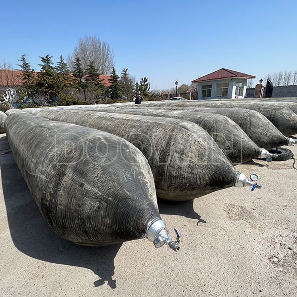 Coussins gonflables de lancement de navires haute pression noirs avec couches de caoutchouc/corde de pneu synthétique