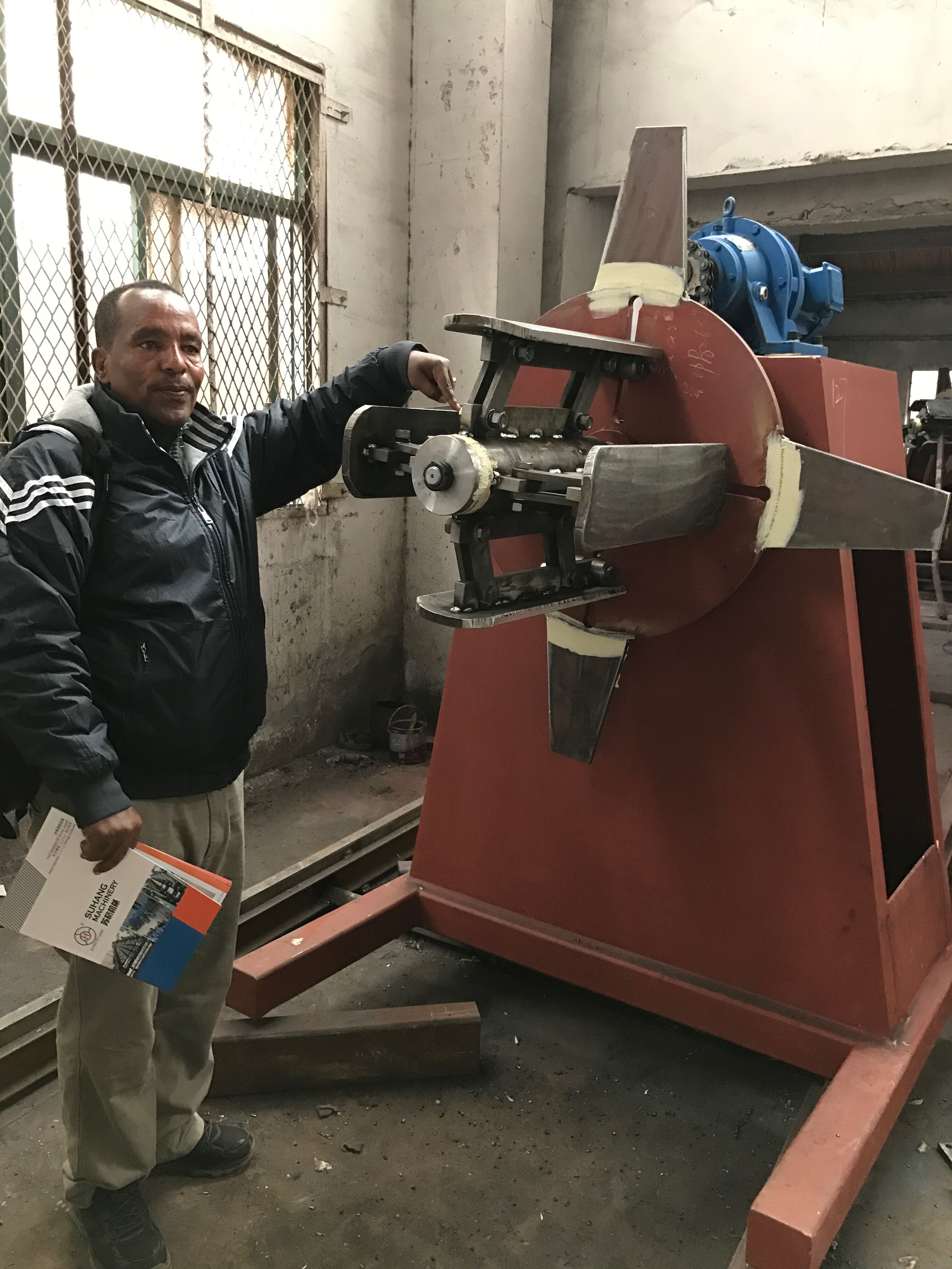 машина производственной линии панели сандвича PU потолка 380V 50HZ пенясь
