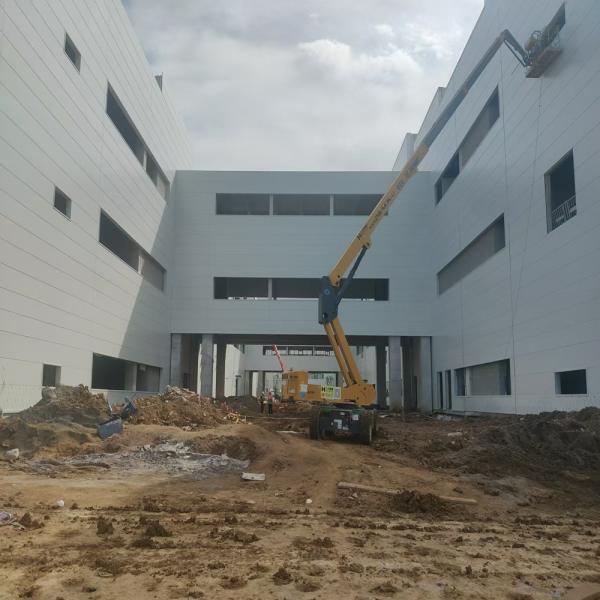 Lightweight Prefabricated Steel Structure Building For Office / Warehouse