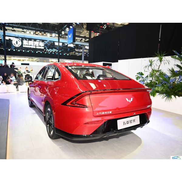 2024 Wuling Starlight 70km Standard Sedan Electric Ride-On Passenger Car Energy Vehicle