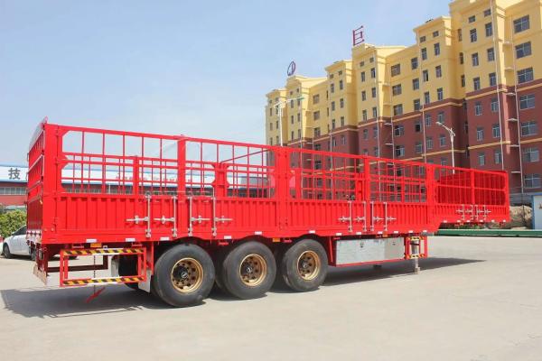Multi Axle Gooseneck Cattle Trailer for Customizable and Versatile Animal Transport