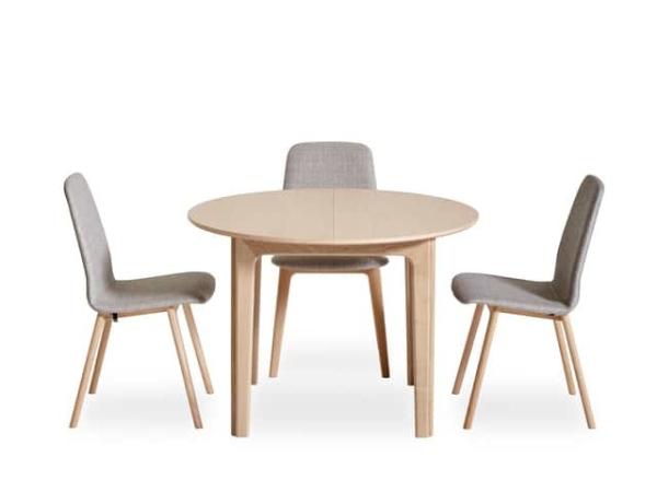 Set de salle à manger en bois naturel rustique pour des espaces de vie élégants