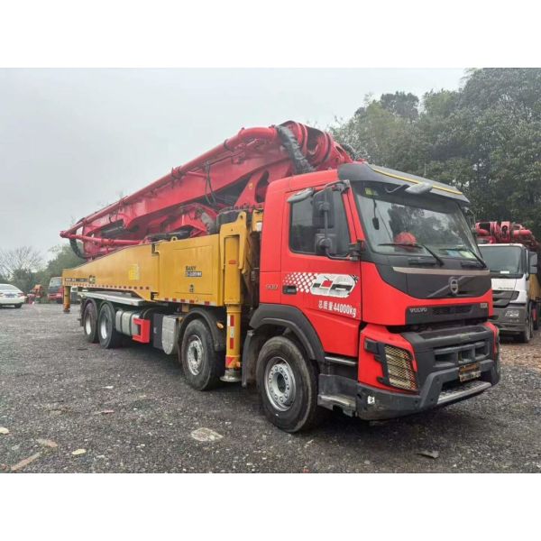 Professional Workshop 56m Vertical Reach Concrete Pump Trucks zoomlion concrete pump truck