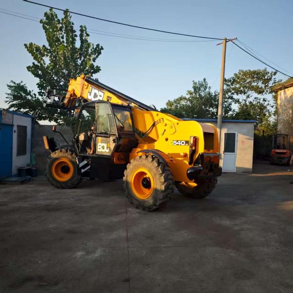 Manipulador telescópico JCB 540 usado, en buen estado, de segunda mano, con pluma extensible, carretilla elevadora con pluma telescópica